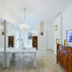 Slovenian Art Story Apartment Laibach